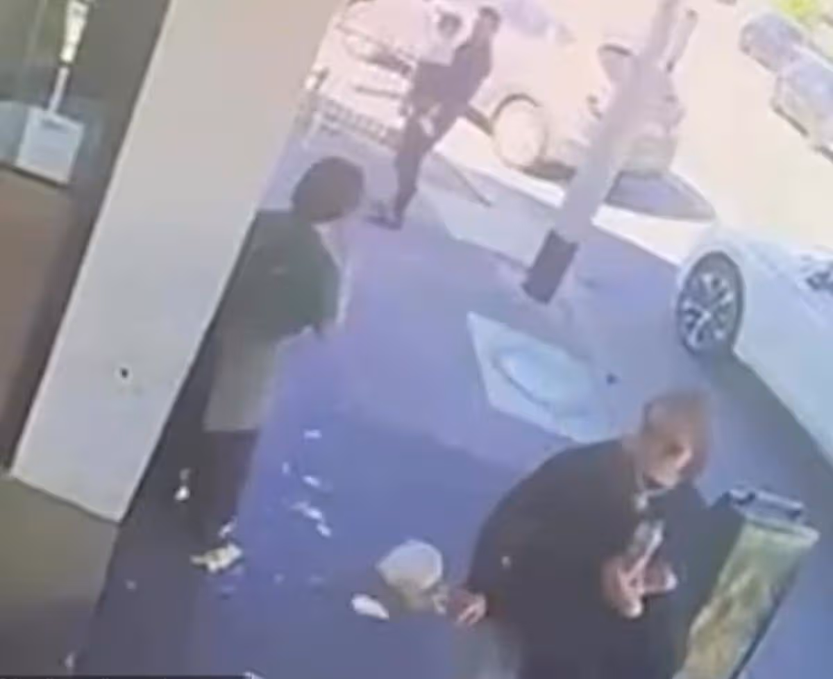 The cruel woman showed no remorse, striding off after the brutal attack