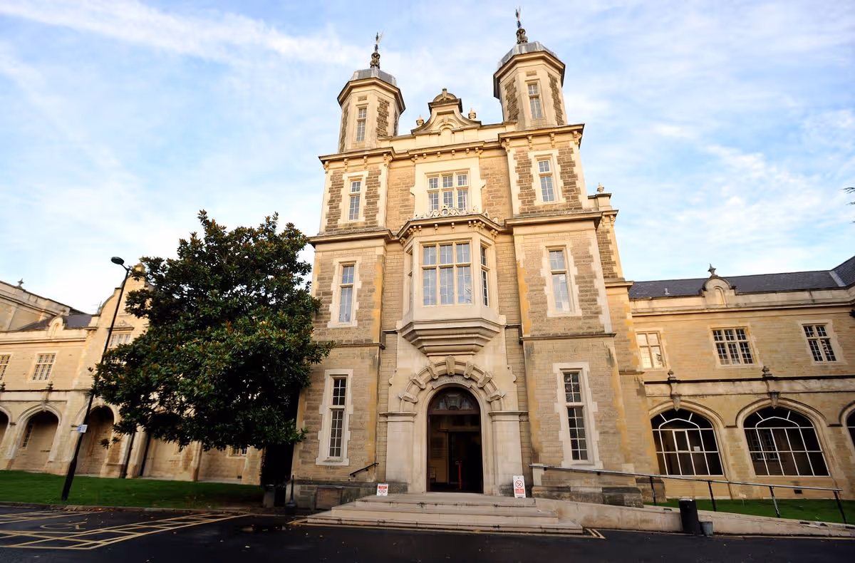 Snaresbrook Crown Court GV