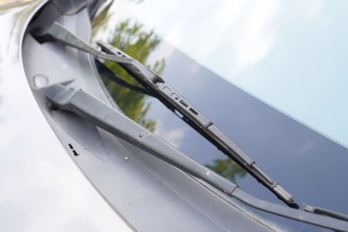 Wiper mirror car