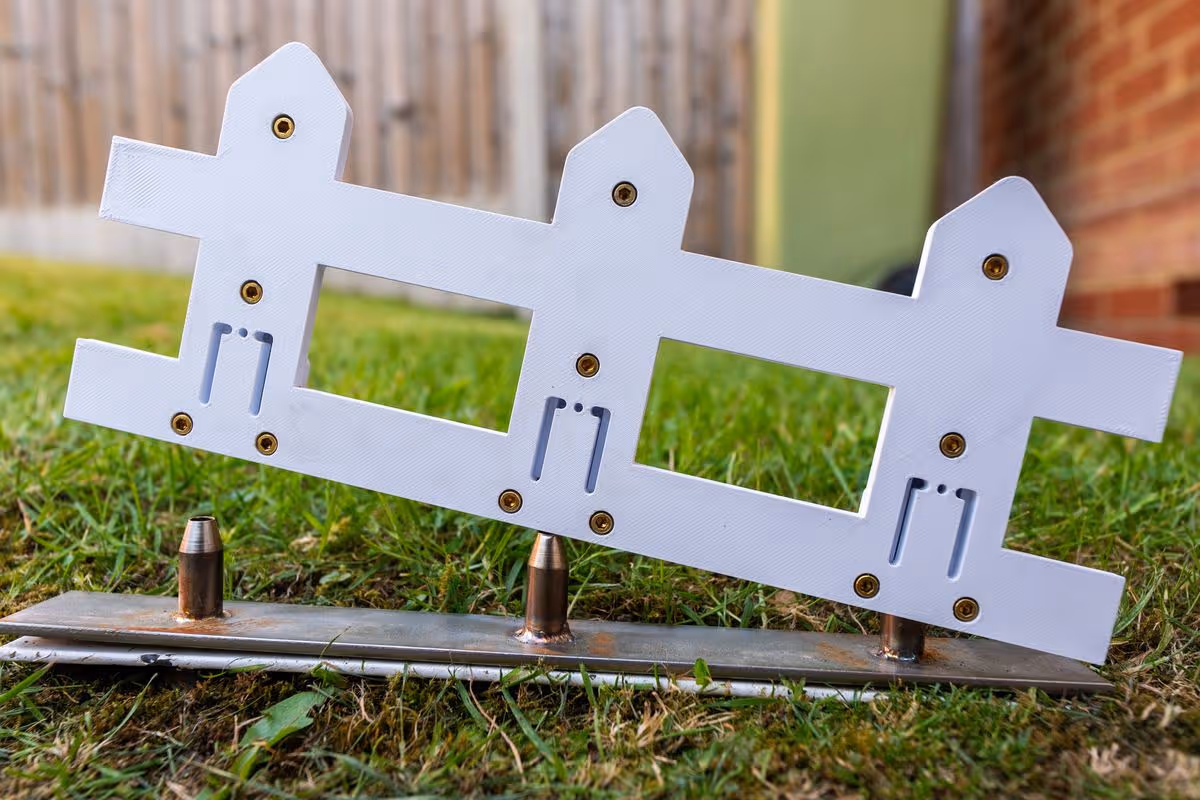 Kevin's 'stinger' fence invention 