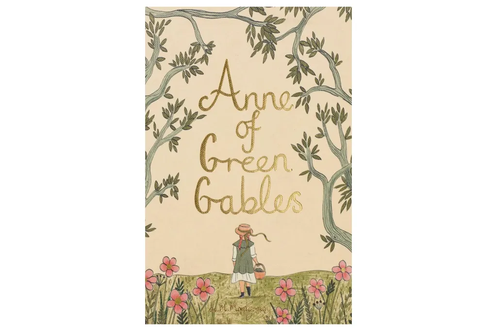Illustration of the book cover "Anne of Green Gables" with an illustration of a girl in a hat with a basket walking through a field of pink flowers under trees.