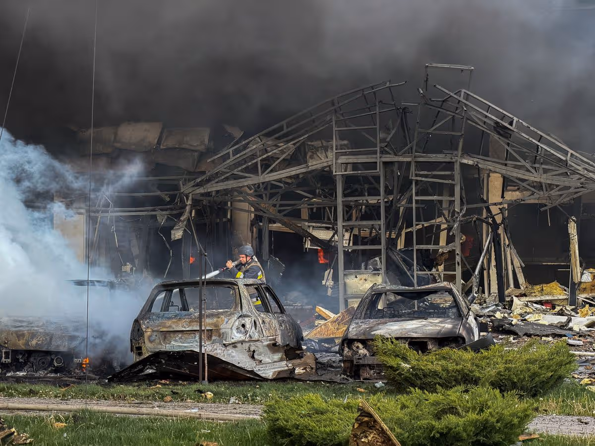 Russian attack on Zaporizhzhia sparks fire