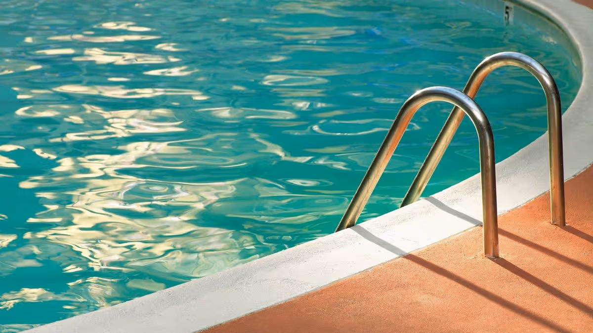 1_pool-rails.jpg
