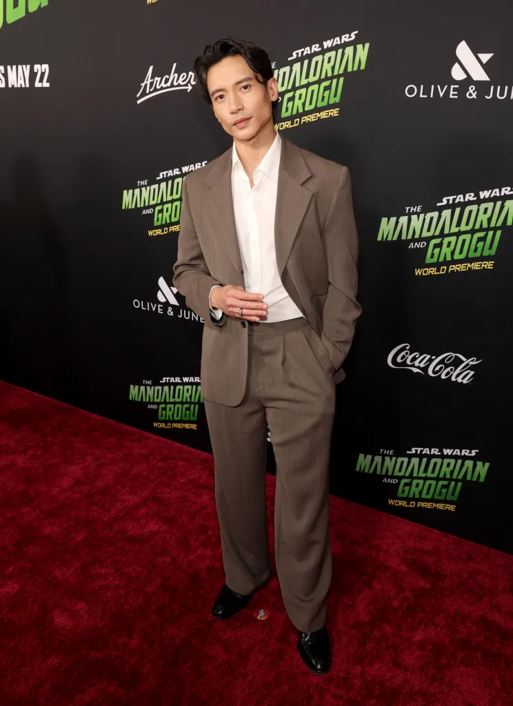 Manny Jacinto attends the premiere of "The Mandalorian and Grogu"