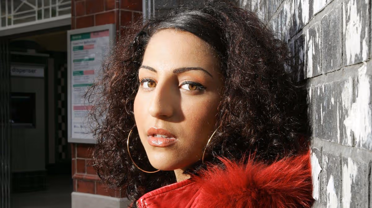 0_EASTENDERS-E20-Series-2.jpg