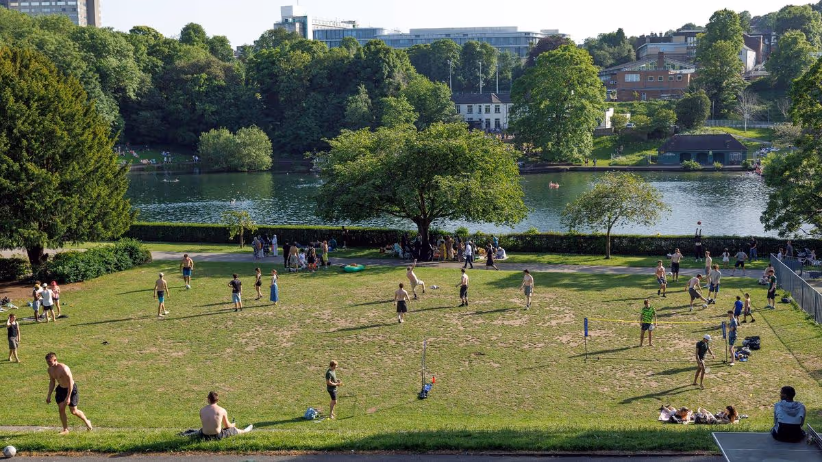 0_May-Bank-Holiday-Heatwave-In-The-United-Kingdom-Sheffield-25-May-2026.jpg