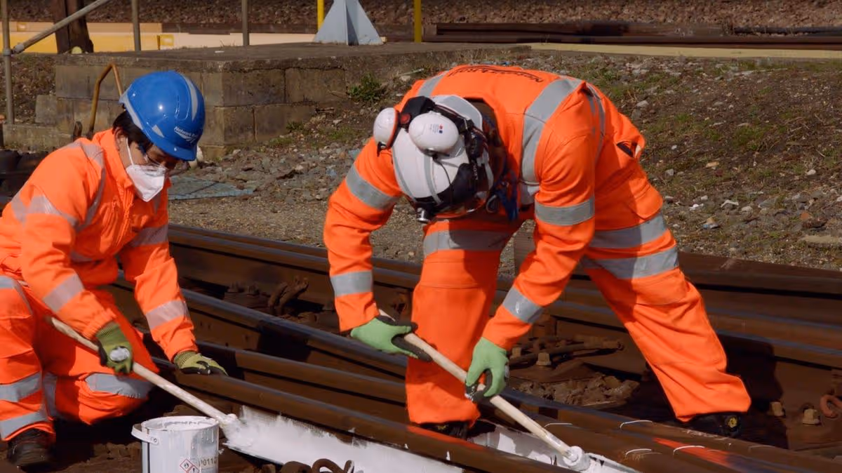 0_Network-Rail-prepares-the-railway-for-summer.jpg