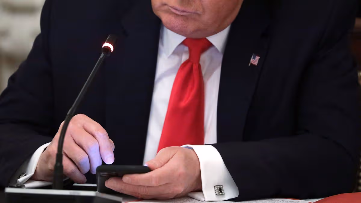 0_President-Trump-Holds-Roundtable-With-Governors-On-Reopening-Small-Businesses.jpg