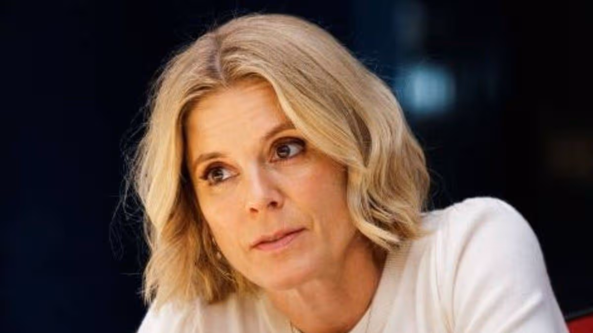 1_Close-up-publicity-still-of-Emilia-Fox-as-Nikki-Alexander-in-Silent-Witness.jpg