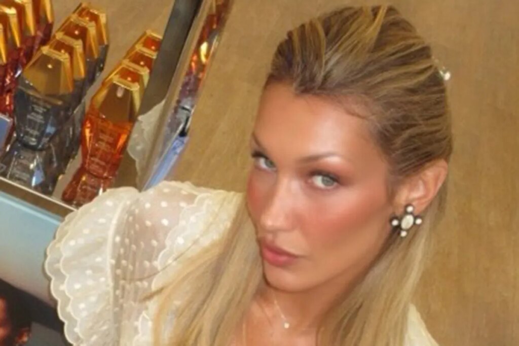 bellahadid_1780281908_3909605623653159387_16516077-copy.jpg