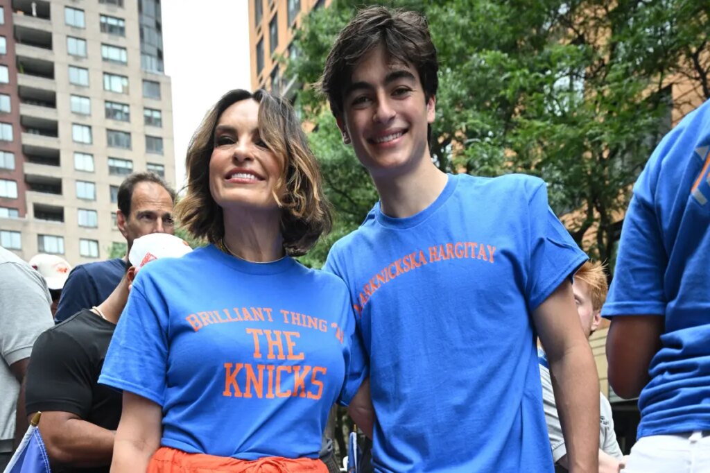 mariska-hargitay-parade.jpg