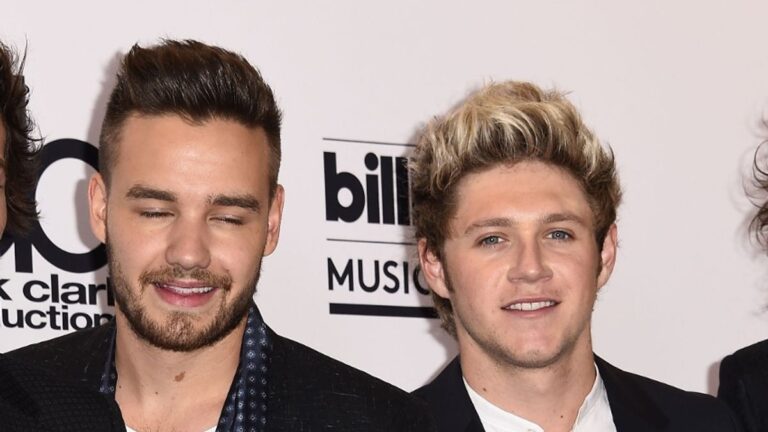 1773950359_2_One-Direction-at-the-2015-Billboard-Music-Awards.jpg