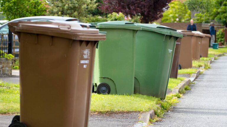 1774475723_0_Garbage-bins-out-for-collection-in-Radley-Village-Abingdon-England.jpg