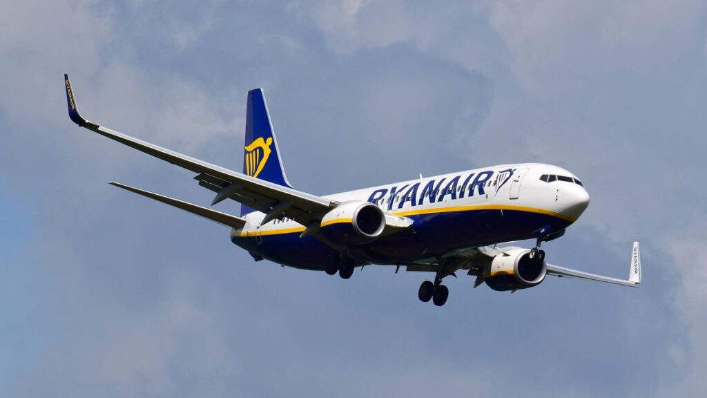1774772383_0_Ryanair-Boeing-737.jpg