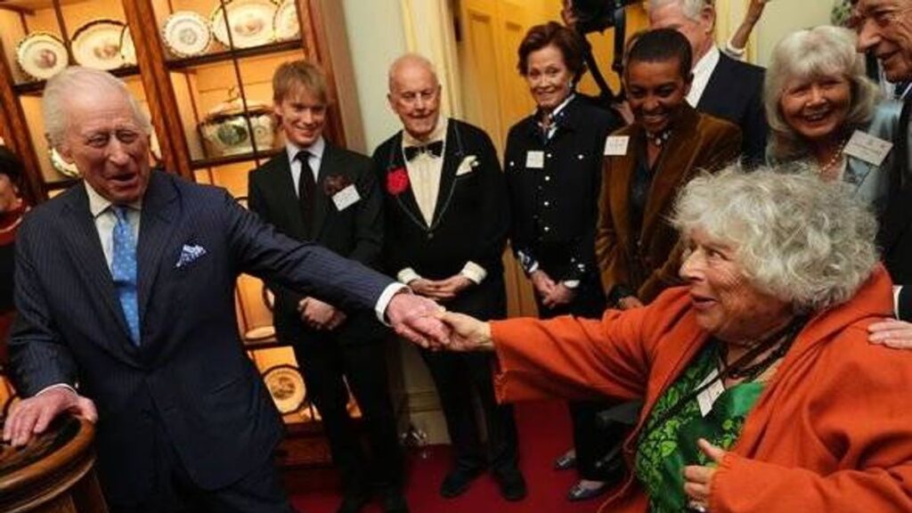 1776681367_0_King-Charles-and-Miriam-Margolyes.jpg