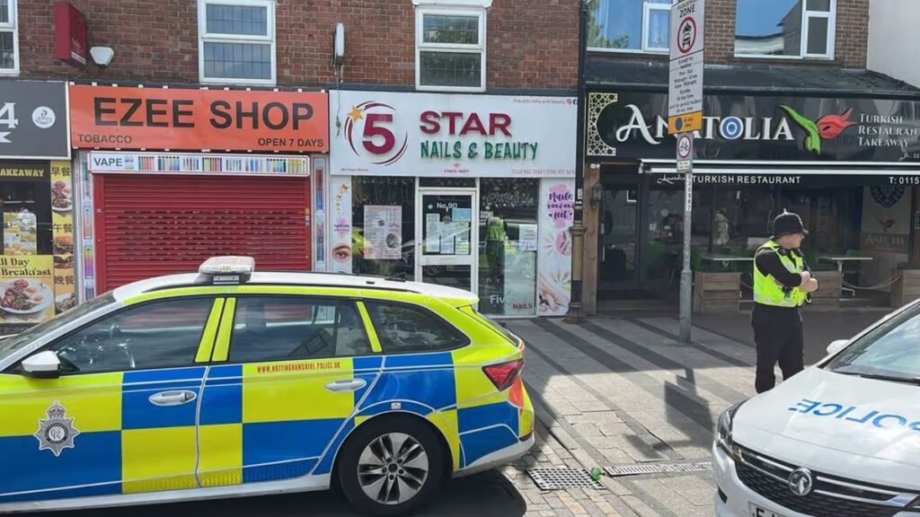 1777117950_0_Beeston-police-cordon-live-updates-as-part-of-shopping-street-taped-off.jpg
