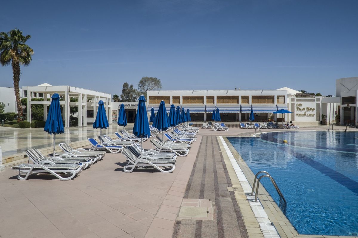 Pool and sun loungers