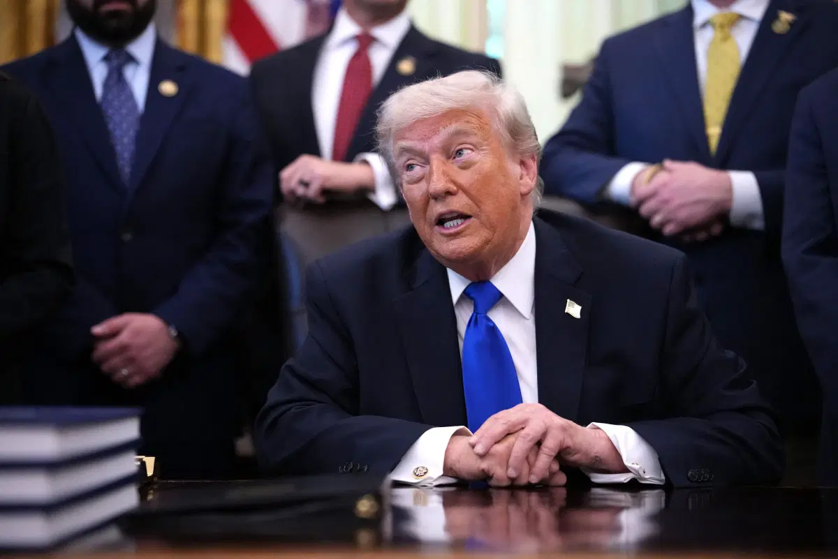 AFP__20260430__2273915161__v1__MidRes__PresidentTrumpSignsExecutiveOrderExpandingRet_1777582659.webp.webp